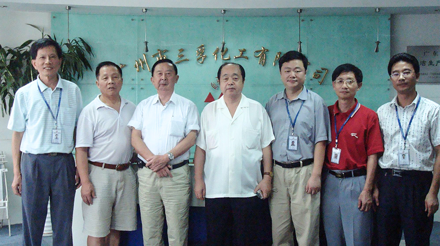 ��־���ڷǷ������¿�